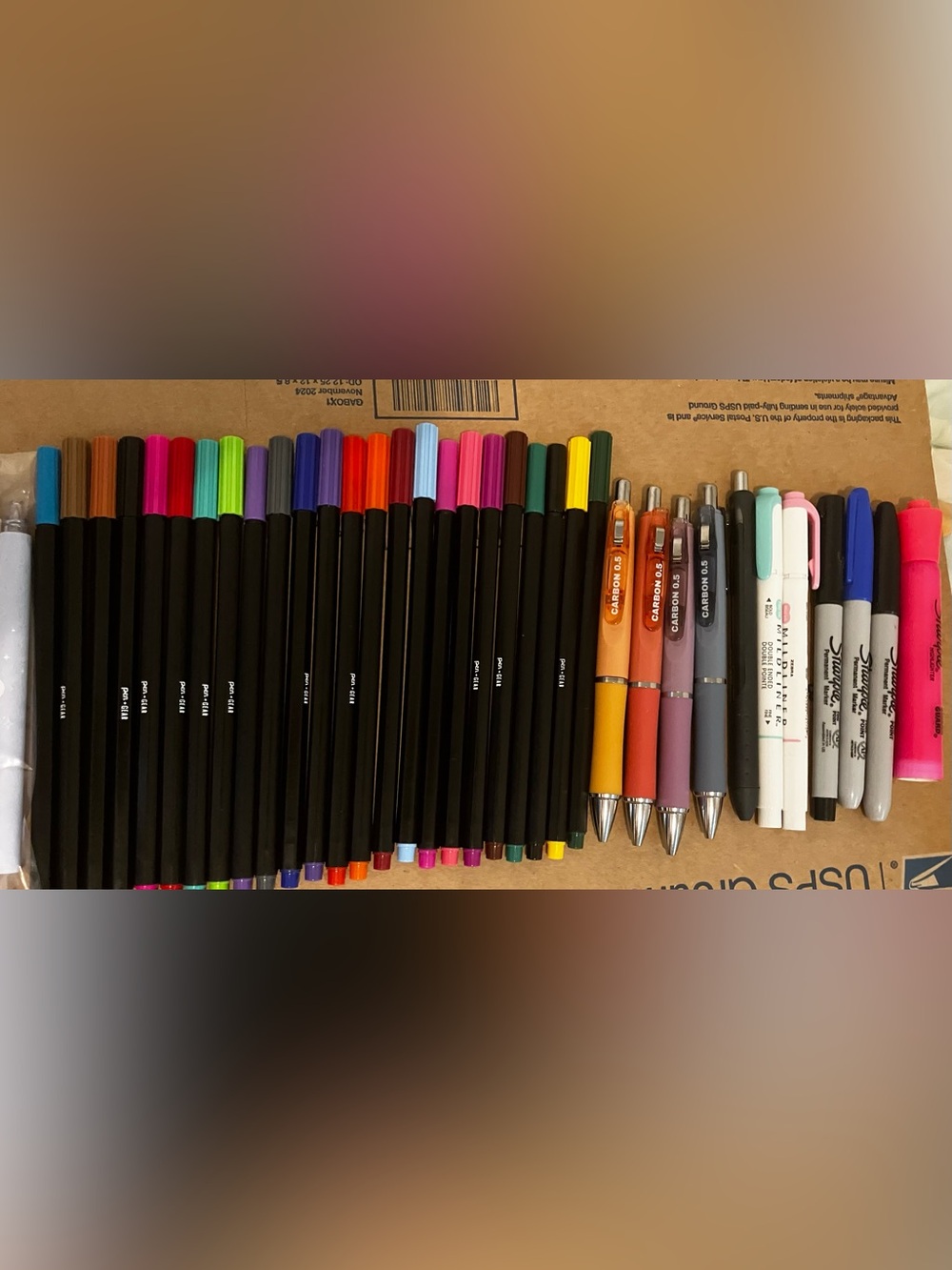 Lot of pens, sharpie, sharpie highlighter, fine point pens